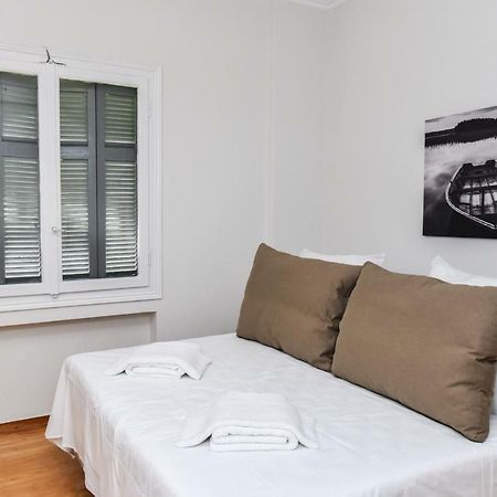 Warm Apartment At Exarchia 1 Bed 2 Pers Athén Kültér fotó