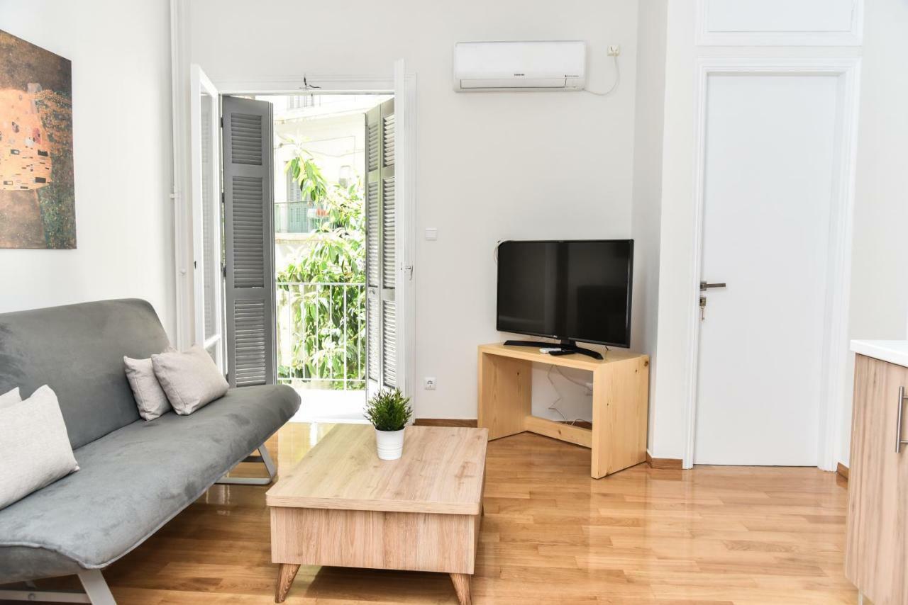 Warm Apartment At Exarchia 1 Bed 2 Pers Athén Kültér fotó